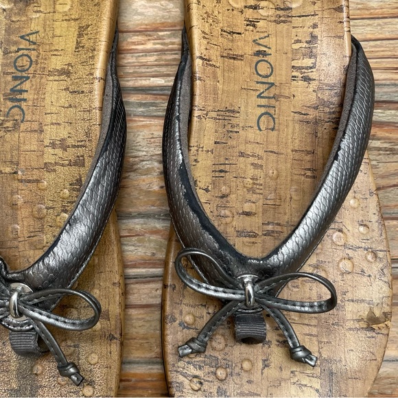 Vionic Bella Metallic Silver Thong Sandal Womens Size 8 - Picture 13 of 16